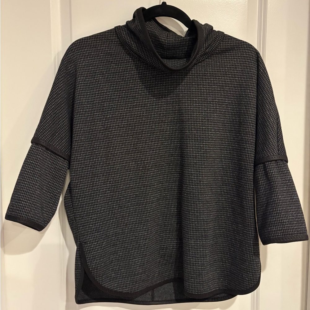Max Studio Elegant Black and Gray Textured Top